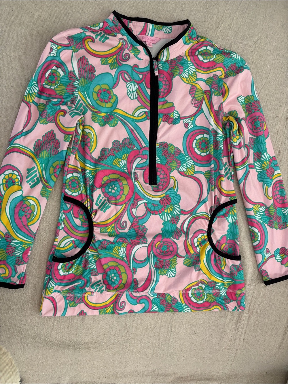 Lilly Pulitzer colorful Pullover with Zip Neck - pockets. M